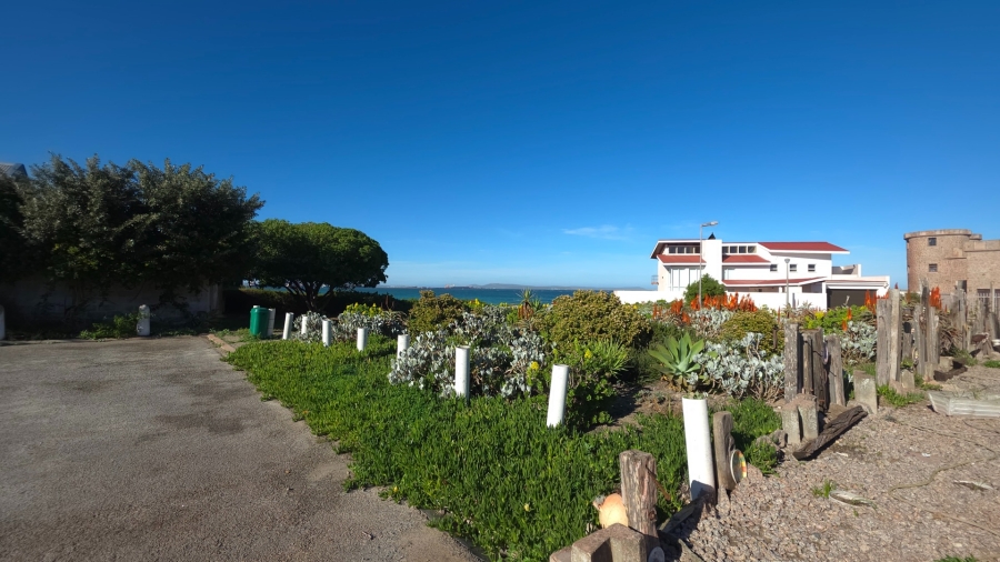 6 Bedroom Property for Sale in Bluewater Bay Western Cape